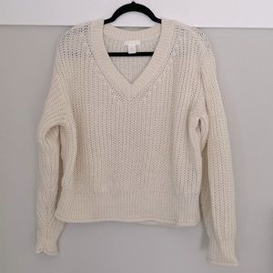 H&M cream cable v neck sweater. Size S. Good condition.